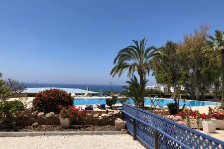 Kings Palace - Superb 2 Bed Ground Floor Apartment Paphos Exterior photo
